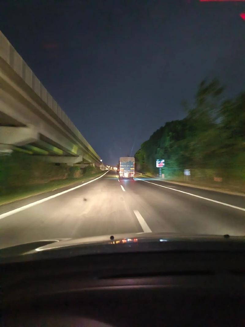 【高速公路限行/高速公路限行标志标明的比较高时速不得超过】-第7张图片