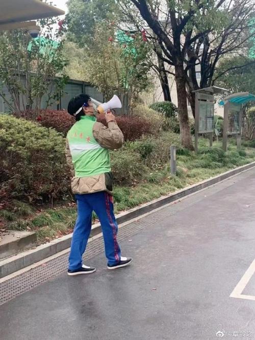 疫情社区理发-疫情期间理发店温馨提示怎么写-第4张图片 疫情社区理发-疫情期间理发店温馨提示怎么写-第4张图片