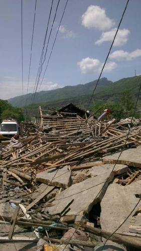 四川雅安大地震/四川雅安大地震事件-第2张图片 四川雅安大地震/四川雅安大地震事件-第2张图片