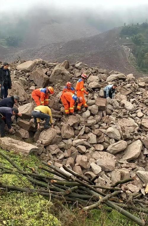 2000年地震/2000年地震事件-第5张图片 2000年地震/2000年地震事件-第5张图片