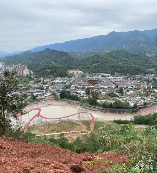 四川雅安芦山地震/四川雅安芦山地震报道-第7张图片 四川雅安芦山地震/四川雅安芦山地震报道-第7张图片