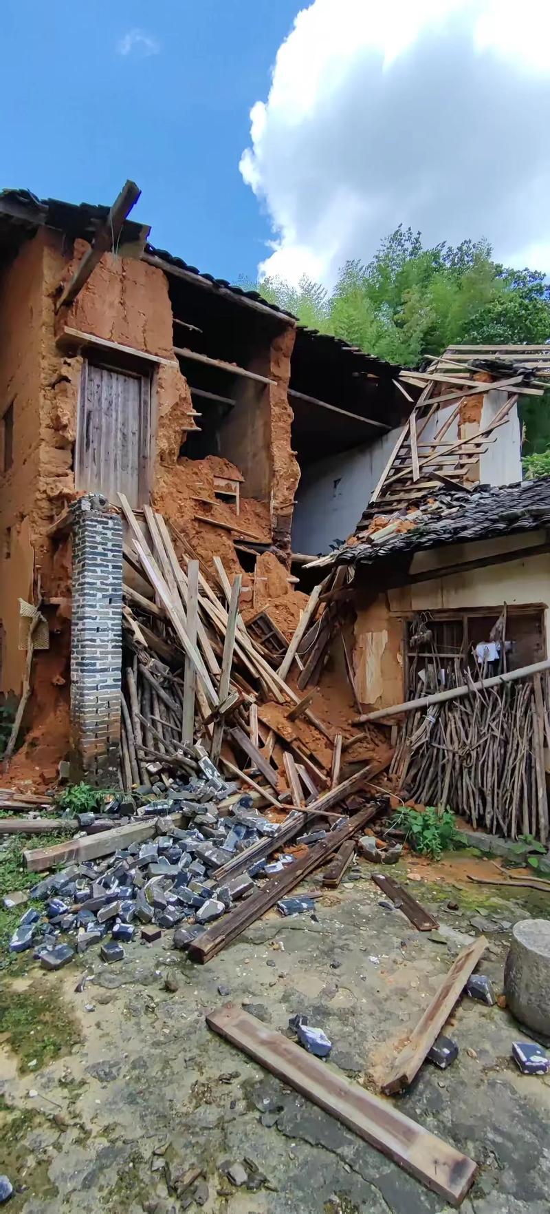 地震楼房倒塌,地震楼房倒塌政府管吗-第3张图片 地震楼房倒塌,地震楼房倒塌政府管吗-第3张图片