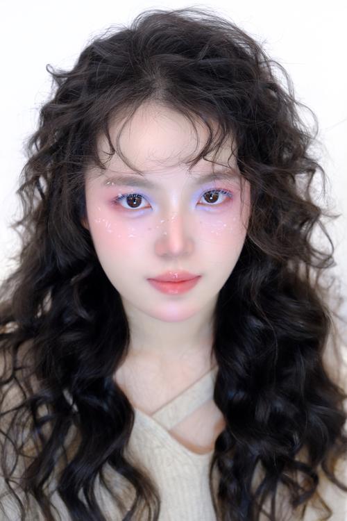 【节日出行怎么化妆好看呢/节日出行怎么化妆好看呢女生】-第7张图片 【节日出行怎么化妆好看呢/节日出行怎么化妆好看呢女生】-第7张图片