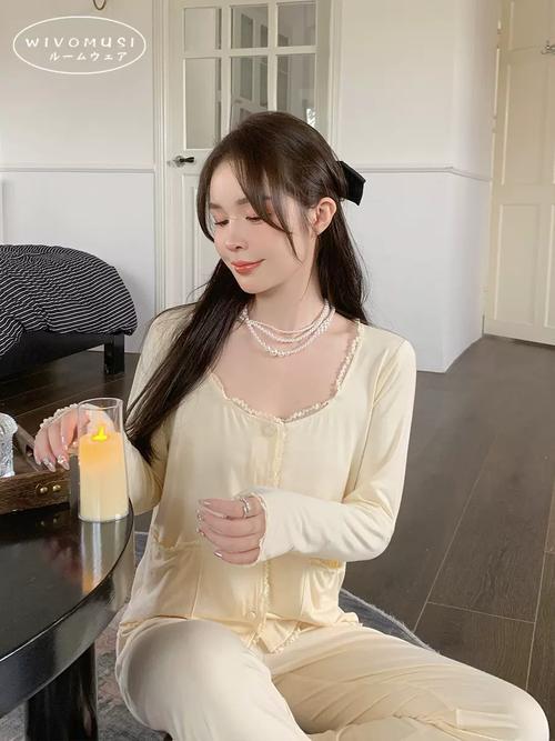 明星一个人出行穿什么衣服/明星穿衣服都是自己搭配吗-第2张图片 明星一个人出行穿什么衣服/明星穿衣服都是自己搭配吗-第2张图片