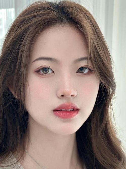【假期出行怎么化妆/出门怎样化妆不伤皮肤】