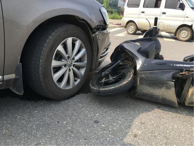 出行路上被车撞了怎么处理-出门被车撞有多倒霉-第5张图片 出行路上被车撞了怎么处理-出门被车撞有多倒霉-第5张图片